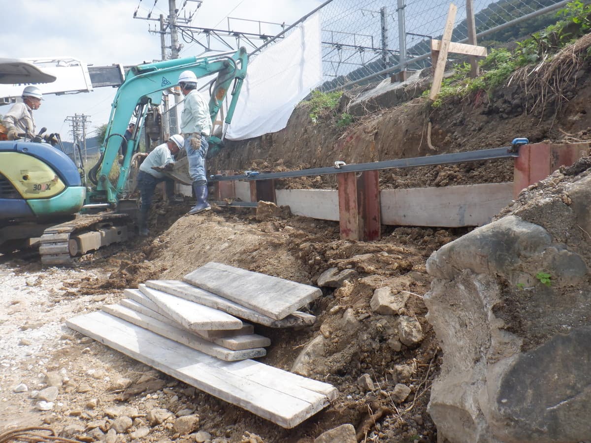 公共工事(防護柵工事・土留工事) 公共工事(防護柵工事・土留工事)